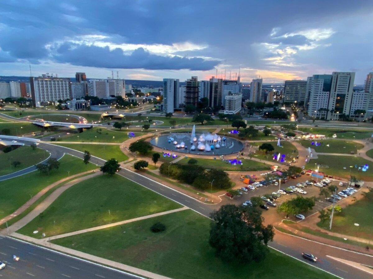 Flat Encantador No 11º Com Vista Pra Torre De Tv Brasília Eksteriør bilde