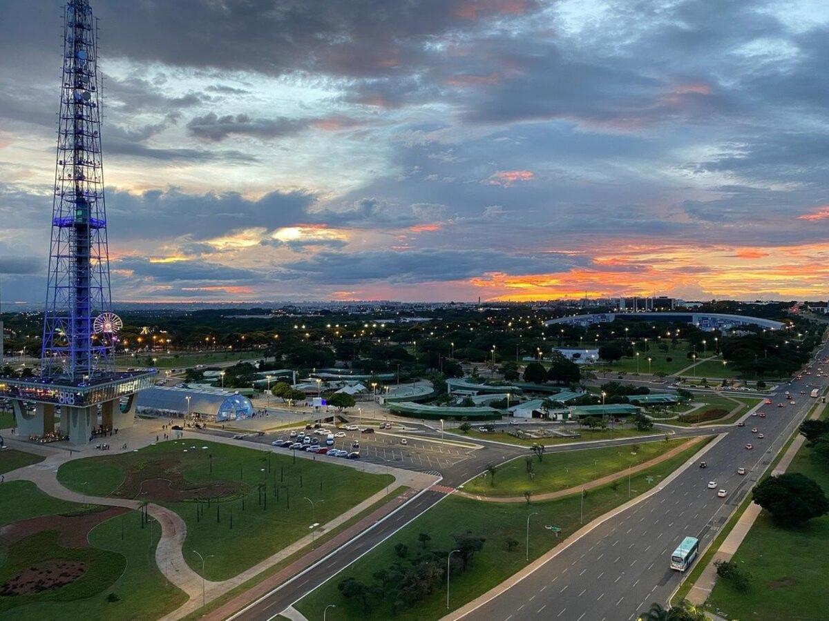 Flat Encantador No 11º Com Vista Pra Torre De Tv Brasília Eksteriør bilde